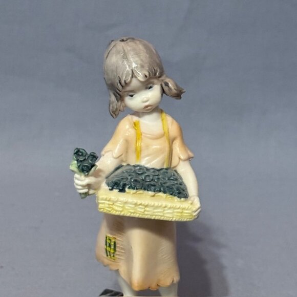 Roman Fontanini Figurine Italy Depose Simonetti Girl Marble Base Flower Basket - Picture 2 of 5